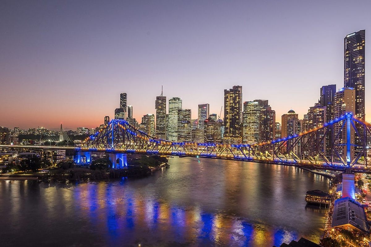 The Story Bridge and Brisbane CBD skyline at dusk
